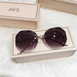 Oulylan 2021 Fashion Tea Gradient Sunglasses Women Ocean Water Cut Trimmed Lens Metal Curved Temples Sun Glasses Female UV400 Dashery Box gray China 