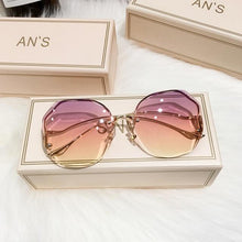 Load image into Gallery viewer, Oulylan 2021 Fashion Tea Gradient Sunglasses Women Ocean Water Cut Trimmed Lens Metal Curved Temples Sun Glasses Female UV400 Dashery Box purple pink China 