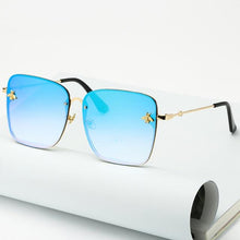 Load image into Gallery viewer, Square Bee Sunglasses (unisex) Dashery Box Blue 