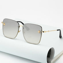 Load image into Gallery viewer, Square Bee Sunglasses (unisex) Dashery Box Silver 